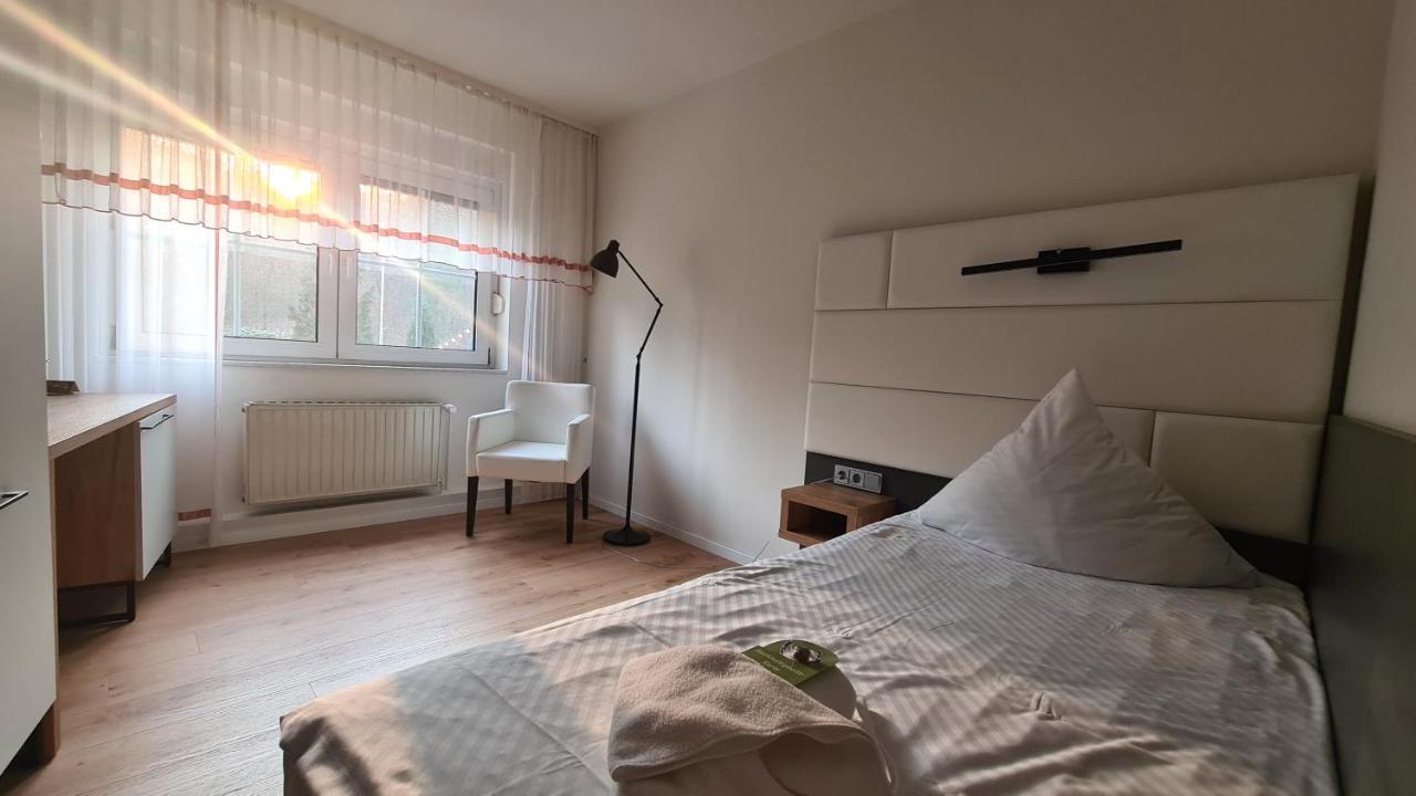 Hotel Am Wald B&B Michendorf Exteriör bild