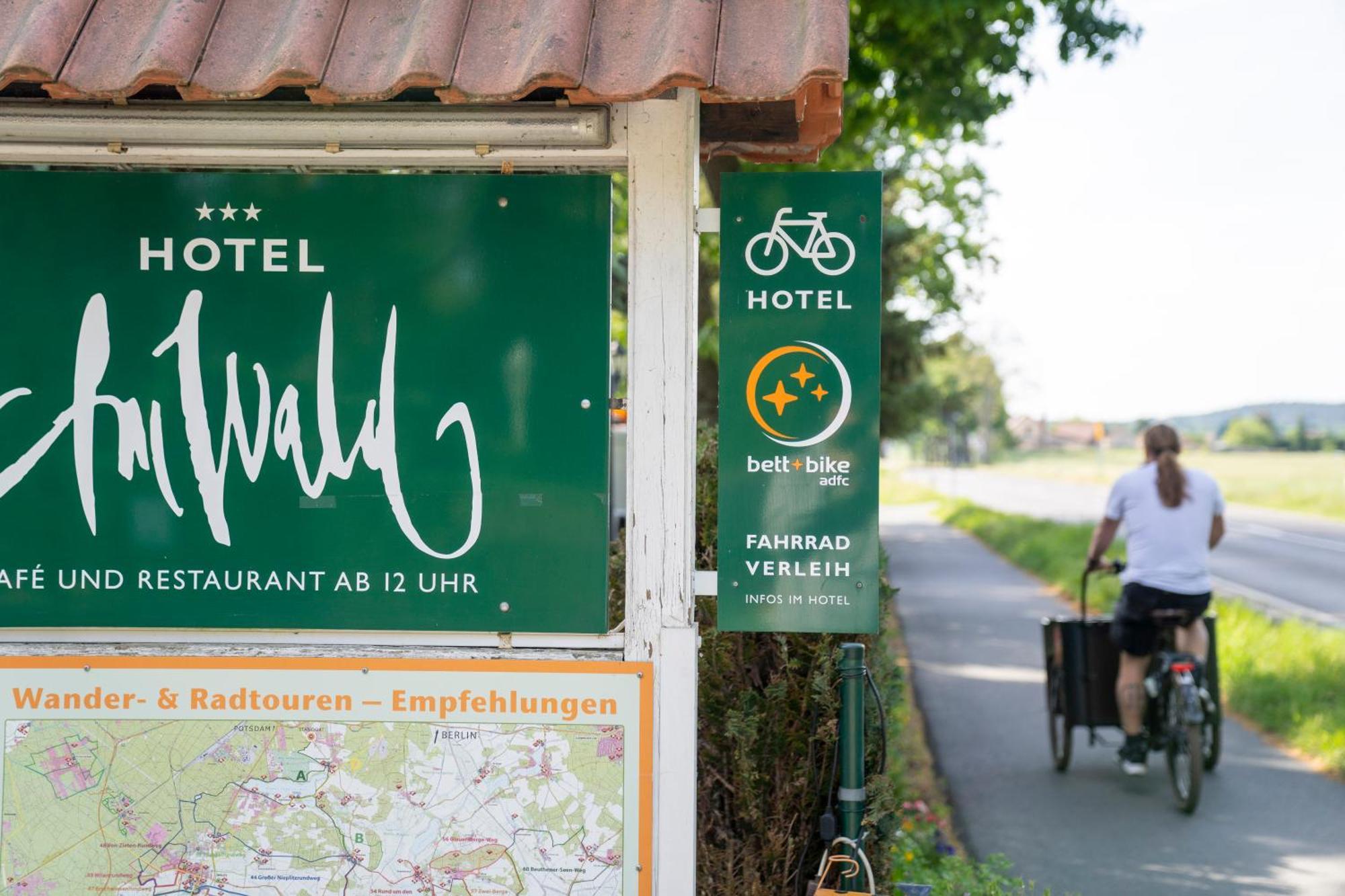 Hotel Am Wald B&B Michendorf Exteriör bild